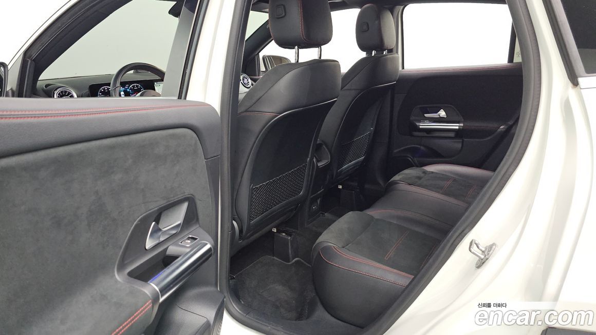 Mercedes-Benz GLA-Class 2021