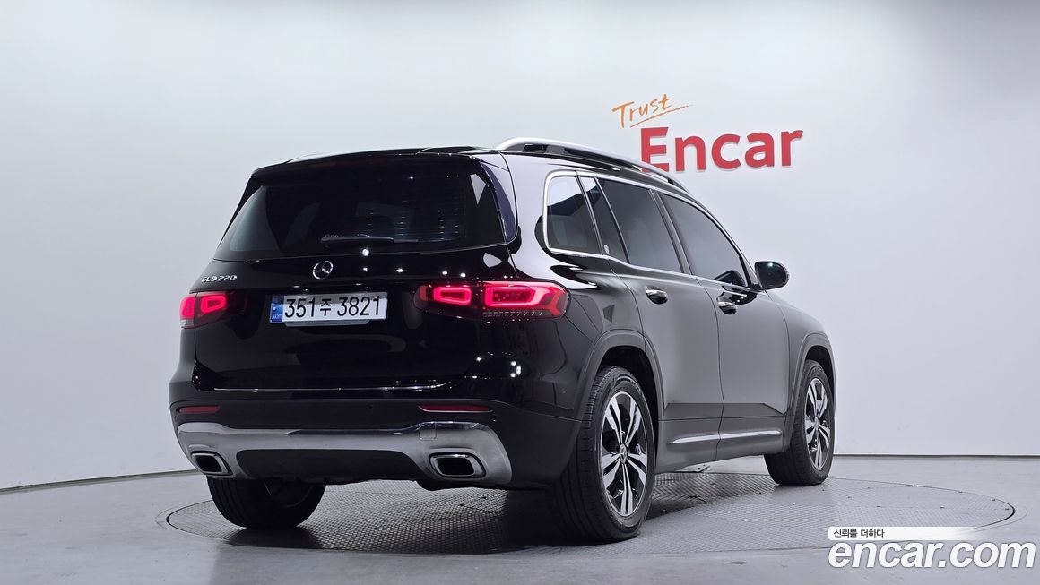 Mercedes-Benz GLB-Class 2021