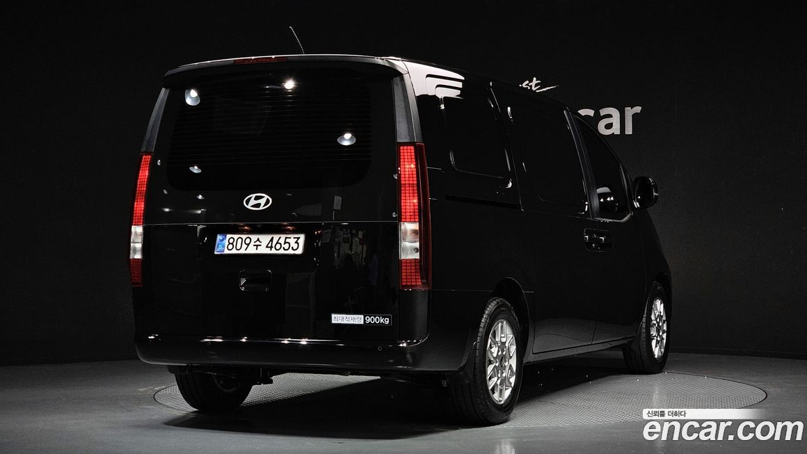 Hyundai Staria 2025