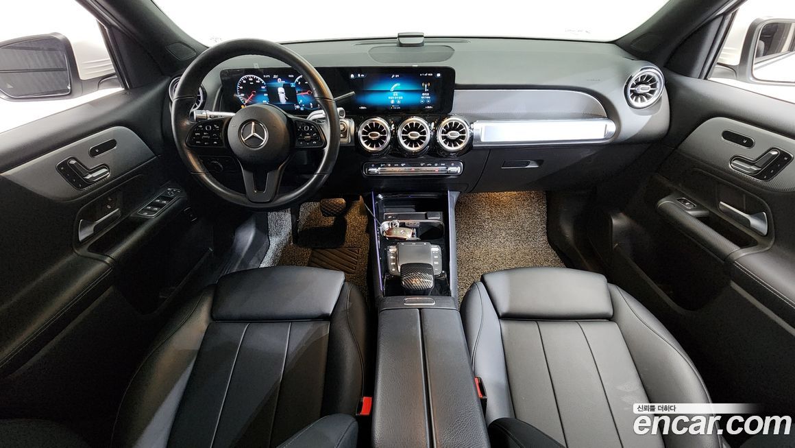 Mercedes-Benz GLB-Class 2021