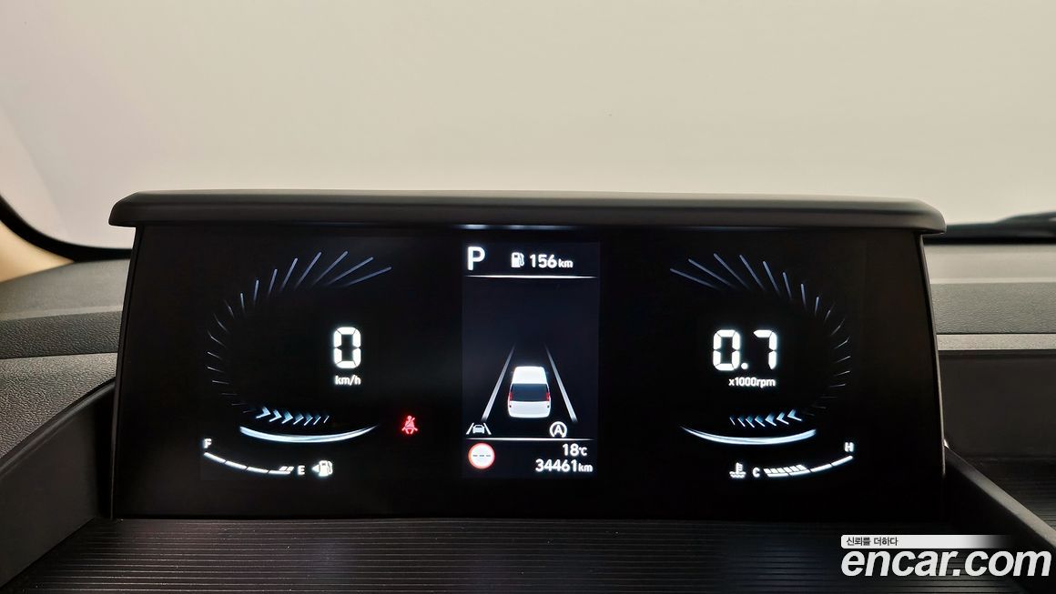Hyundai Staria 2025