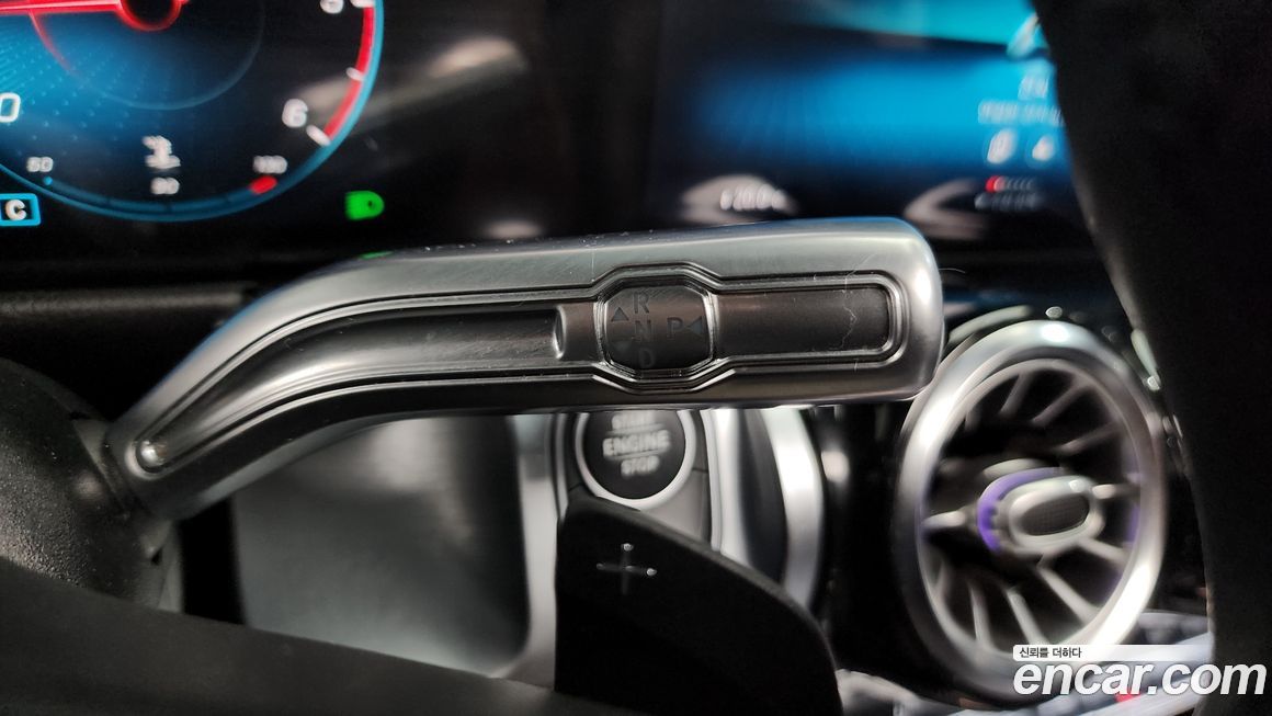 Mercedes-Benz GLB-Class 2021