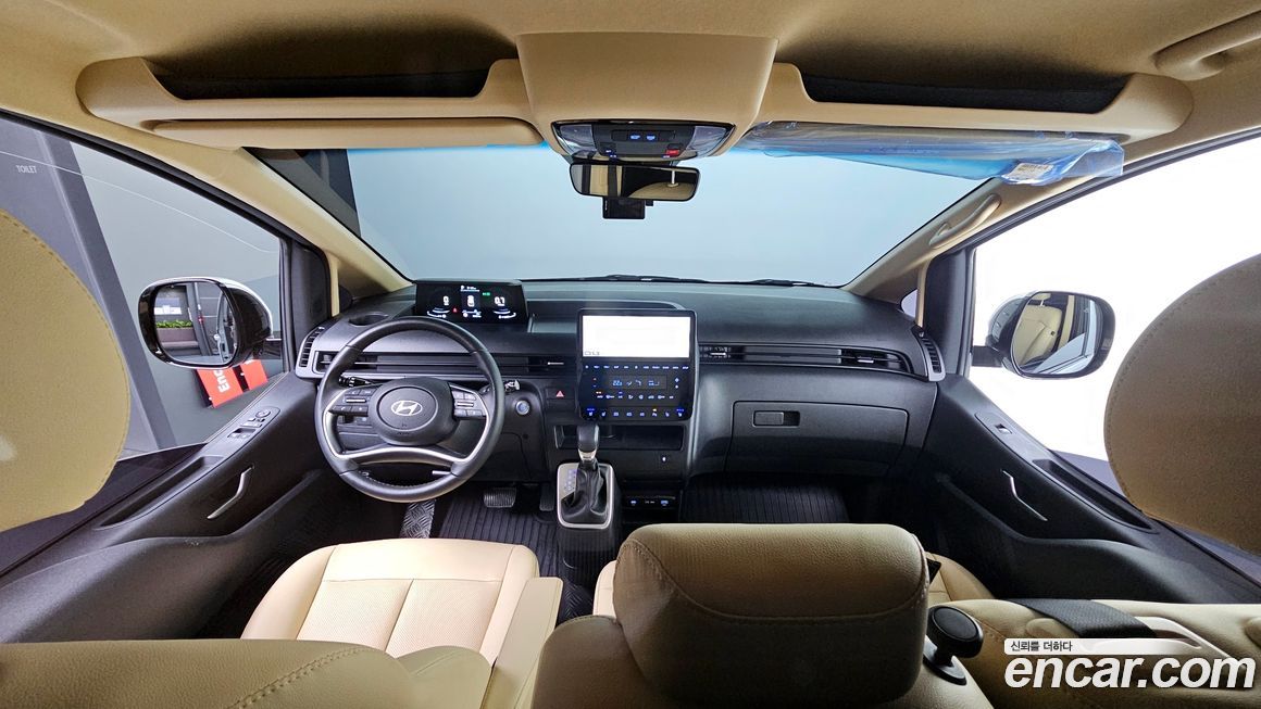 Hyundai Staria 2025