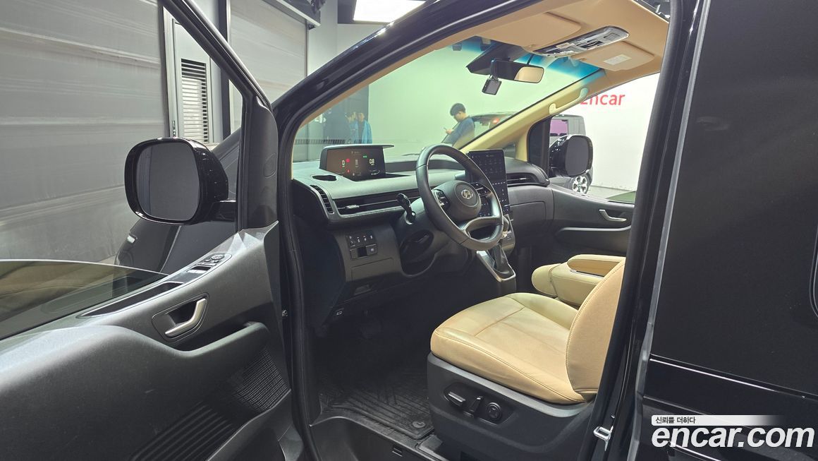 Hyundai Staria 2023