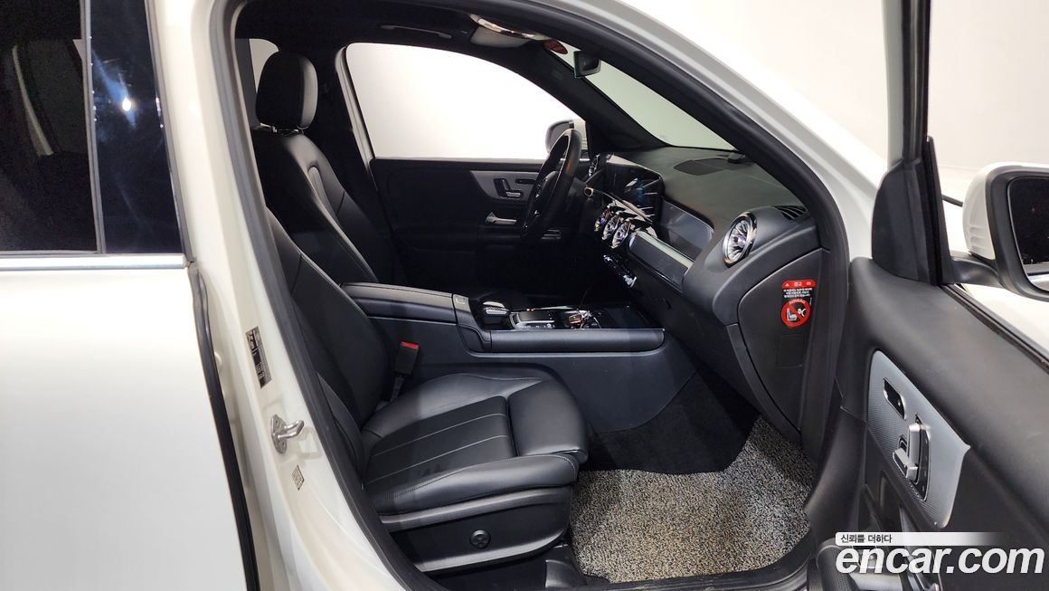 Mercedes-Benz GLB-Class 2021