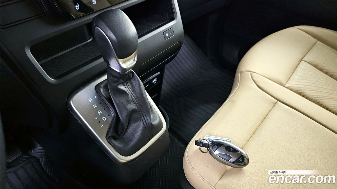 Hyundai Staria 2025