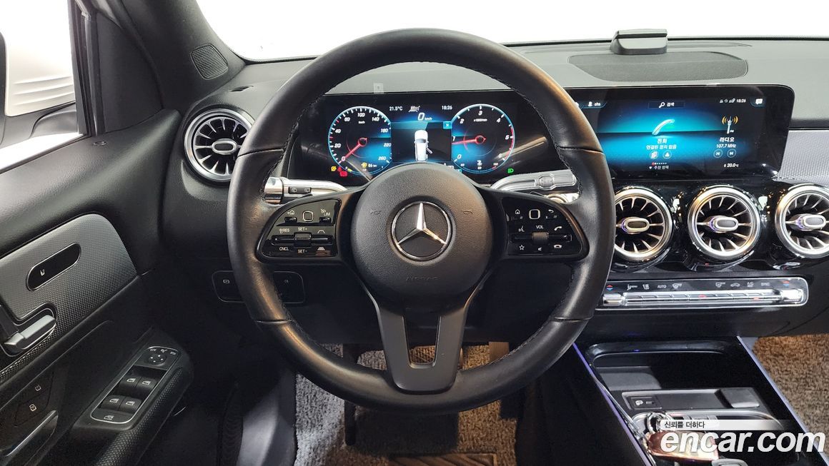 Mercedes-Benz GLB-Class 2021