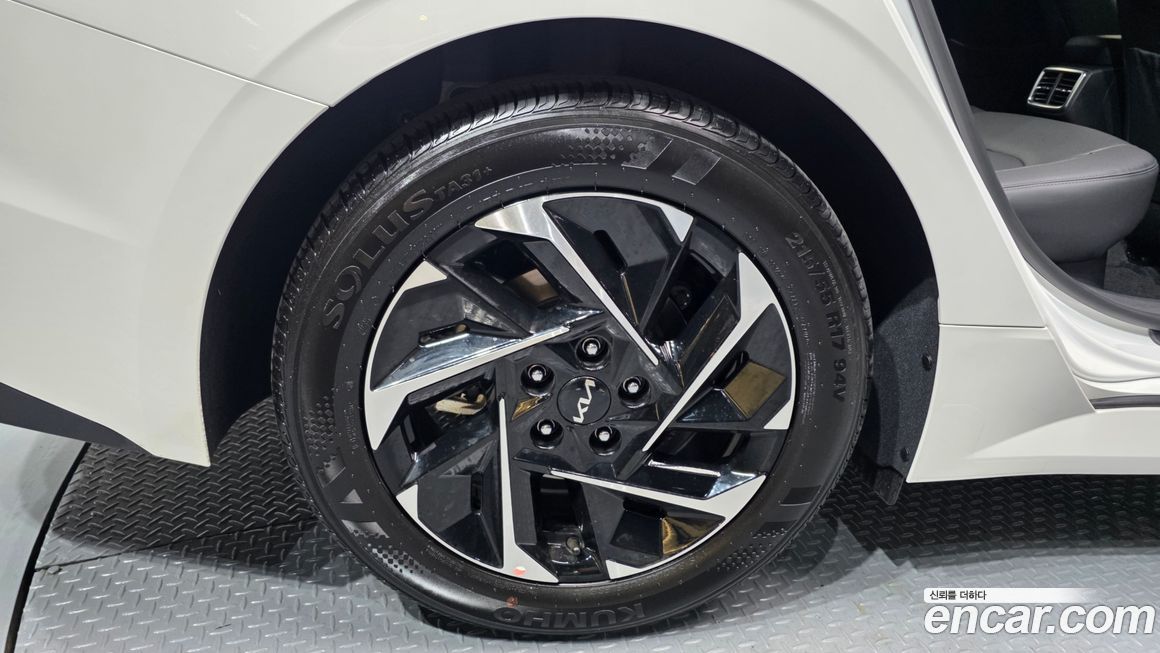 Kia K5 2025