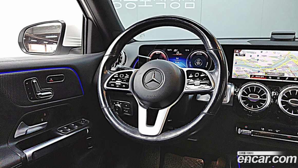 Mercedes-Benz GLB-Class 2021