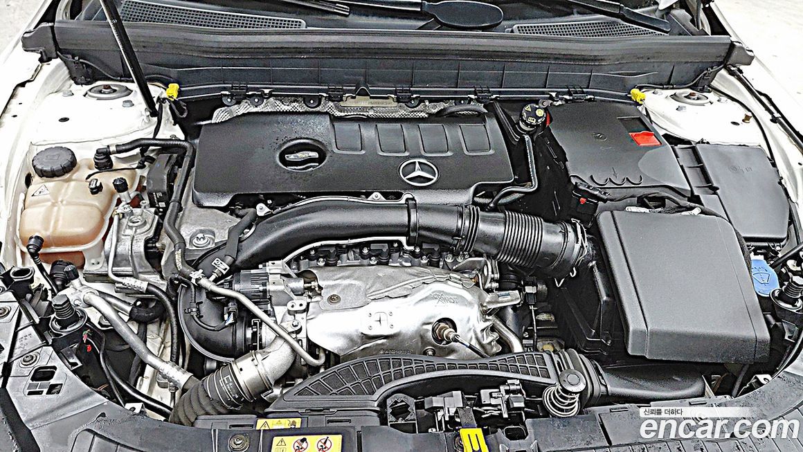 Mercedes-Benz GLB-Class 2021