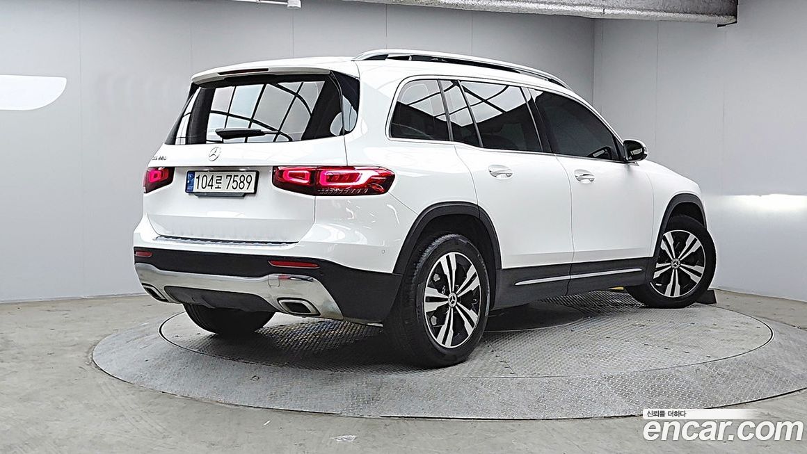 Mercedes-Benz GLB-Class 2021