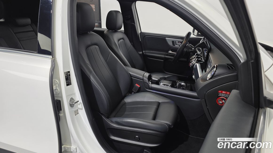 Mercedes-Benz GLB-Class 2021