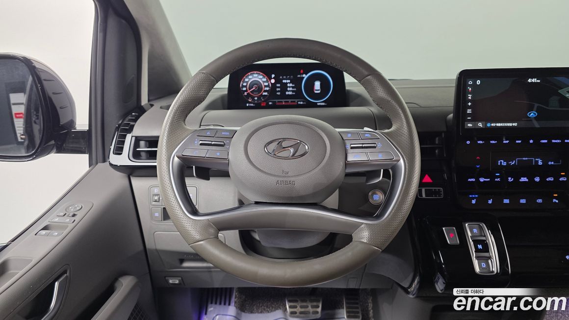 Hyundai Staria 2023