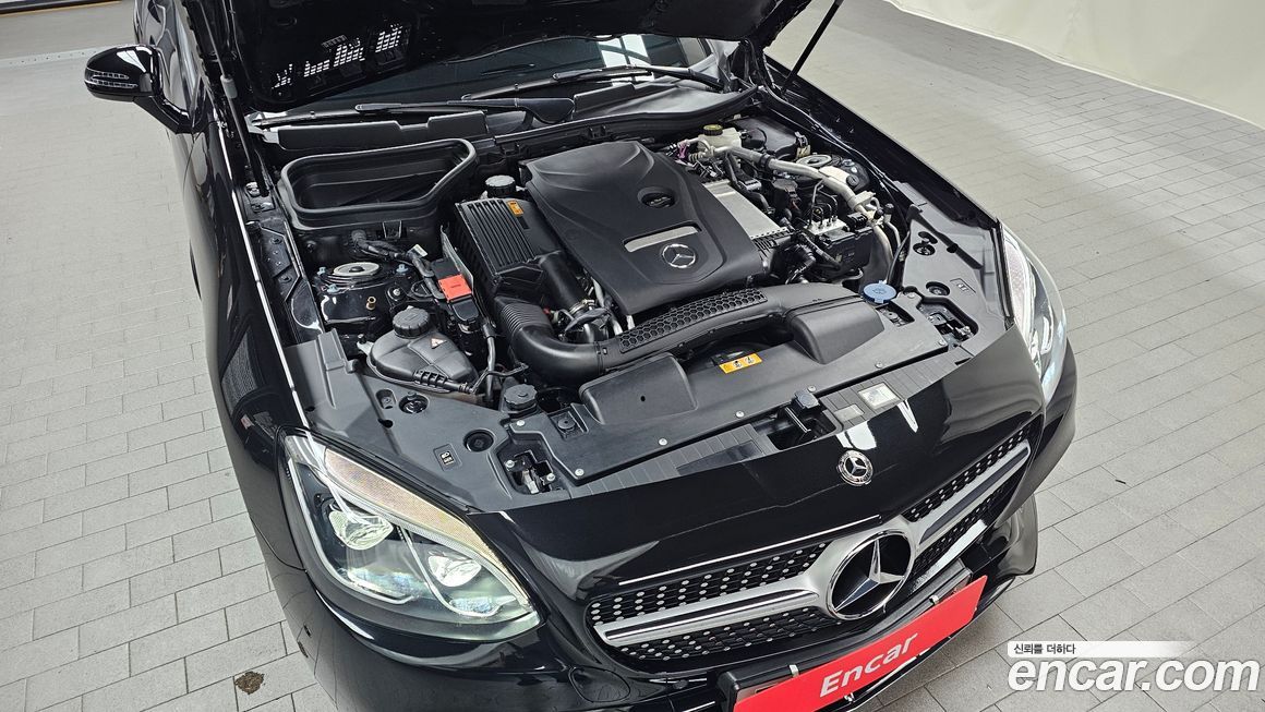 Mercedes-Benz SLC-Class 2019