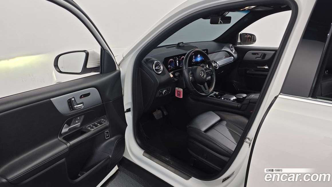 Mercedes-Benz GLB-Class 2021