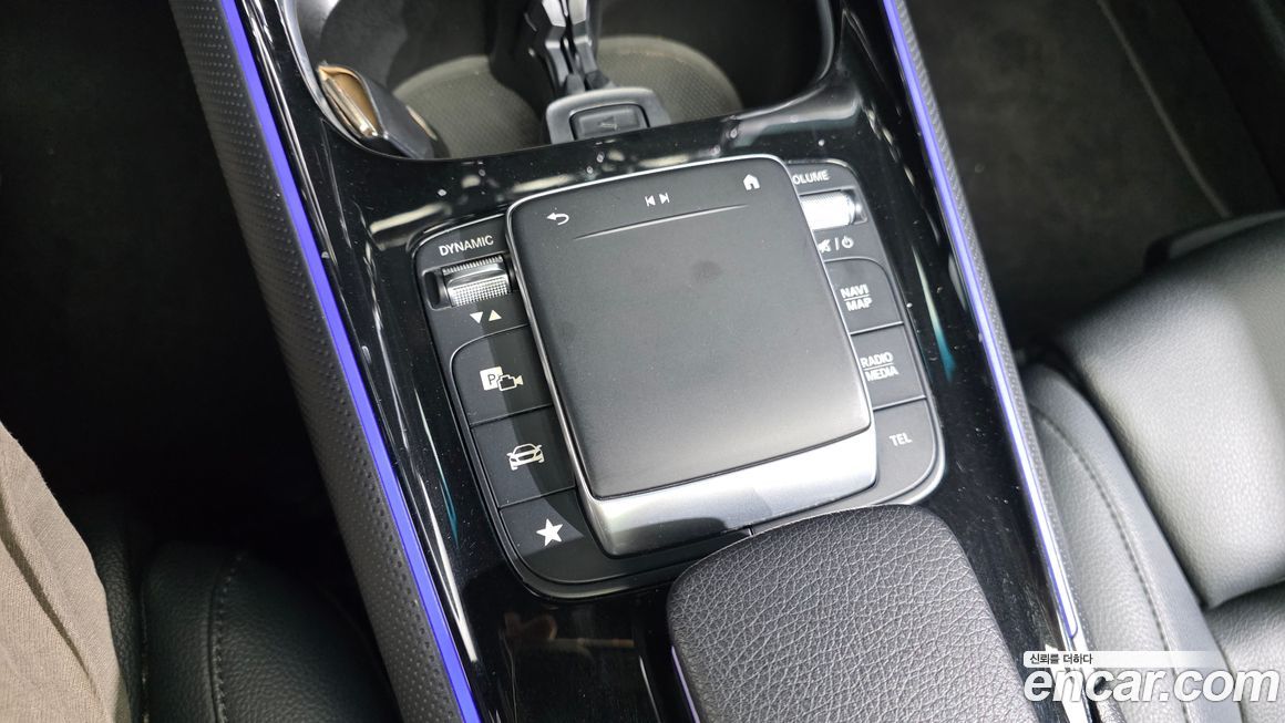 Mercedes-Benz GLB-Class 2021