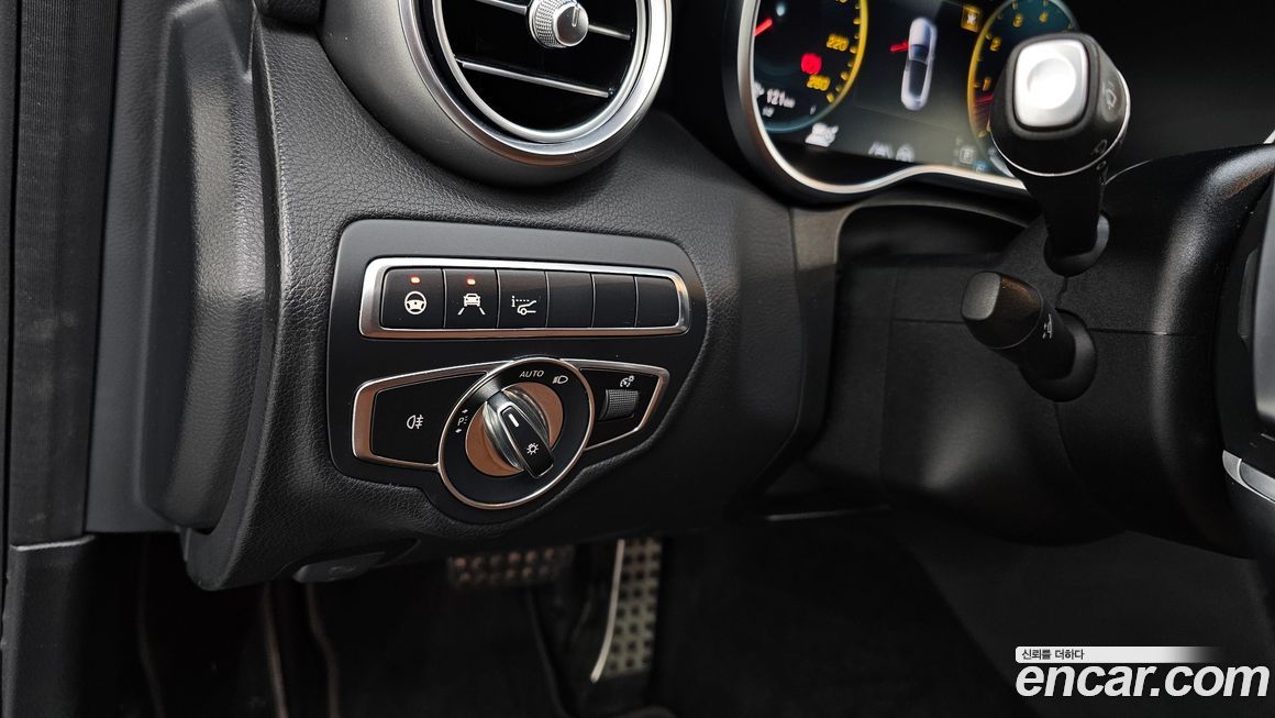 Mercedes-Benz C-Class 2021
