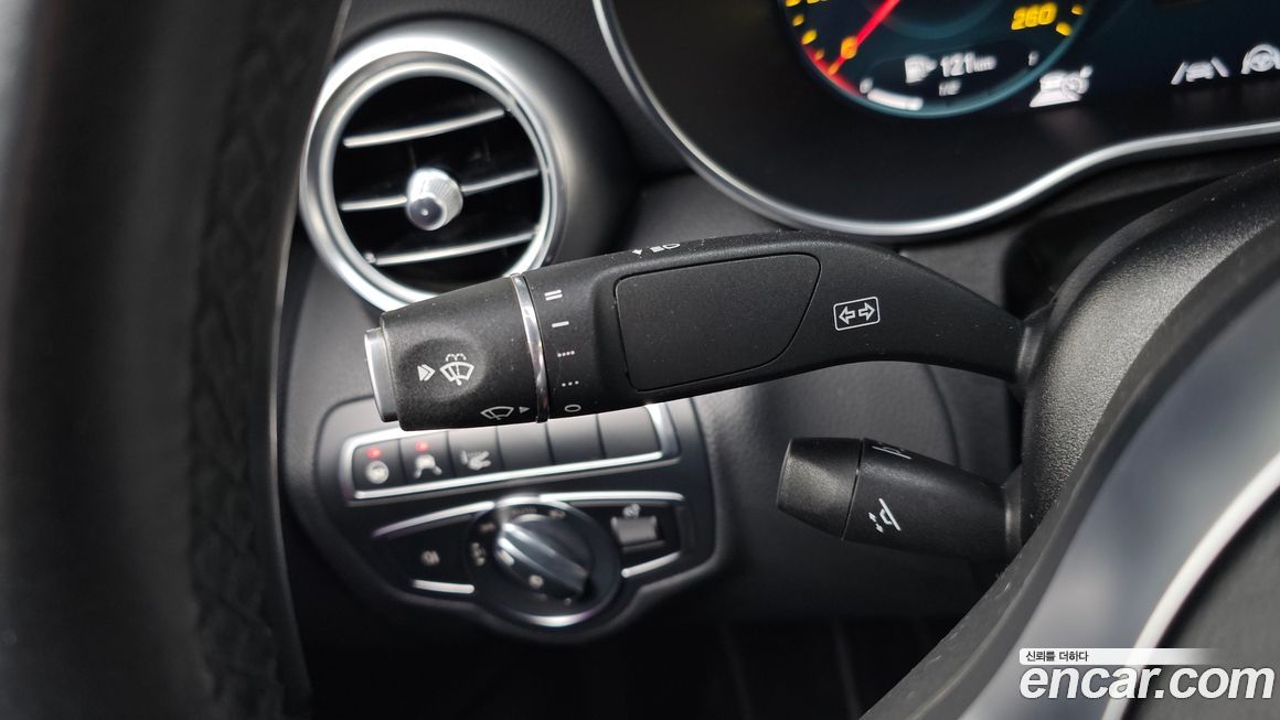 Mercedes-Benz C-Class 2021