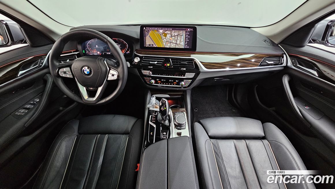 BMW 5-Series 2023
