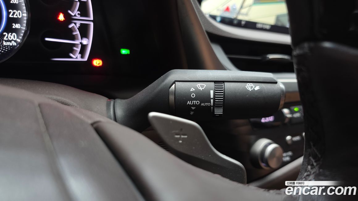 Lexus ES 2021