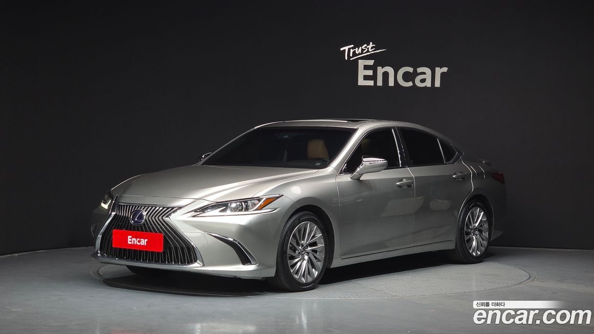 Lexus ES 2021
