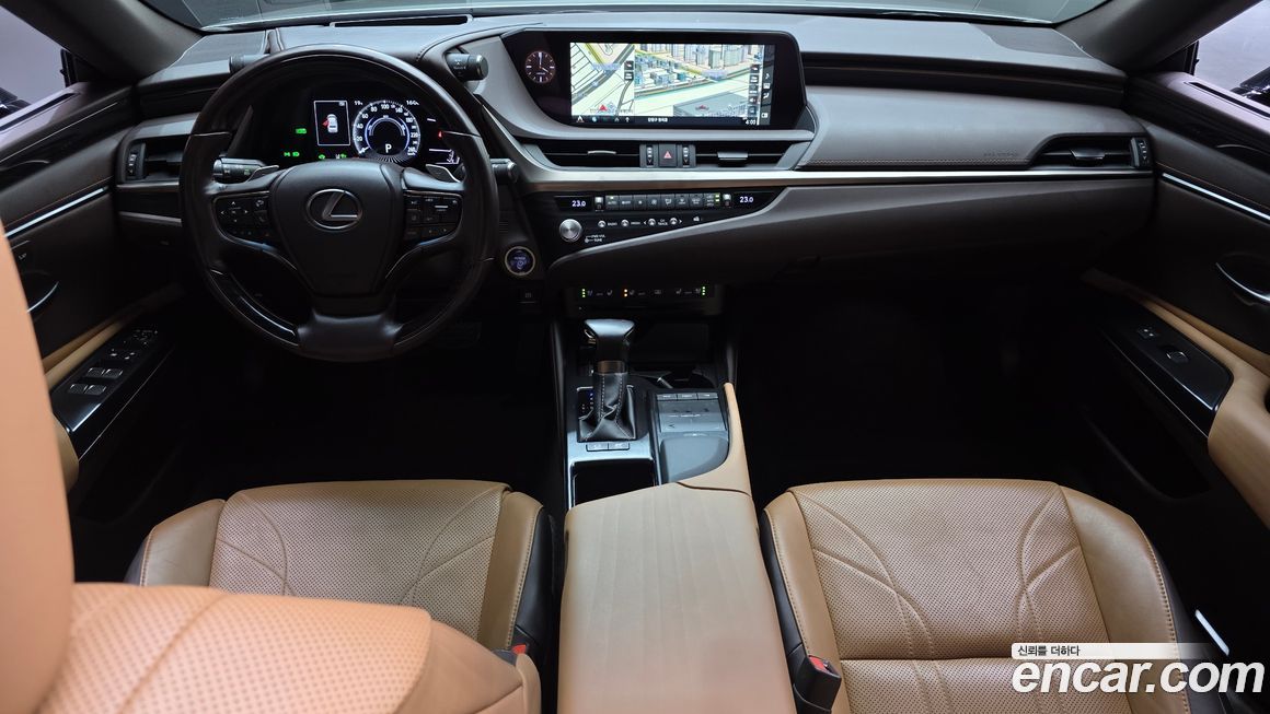 Lexus ES 2021