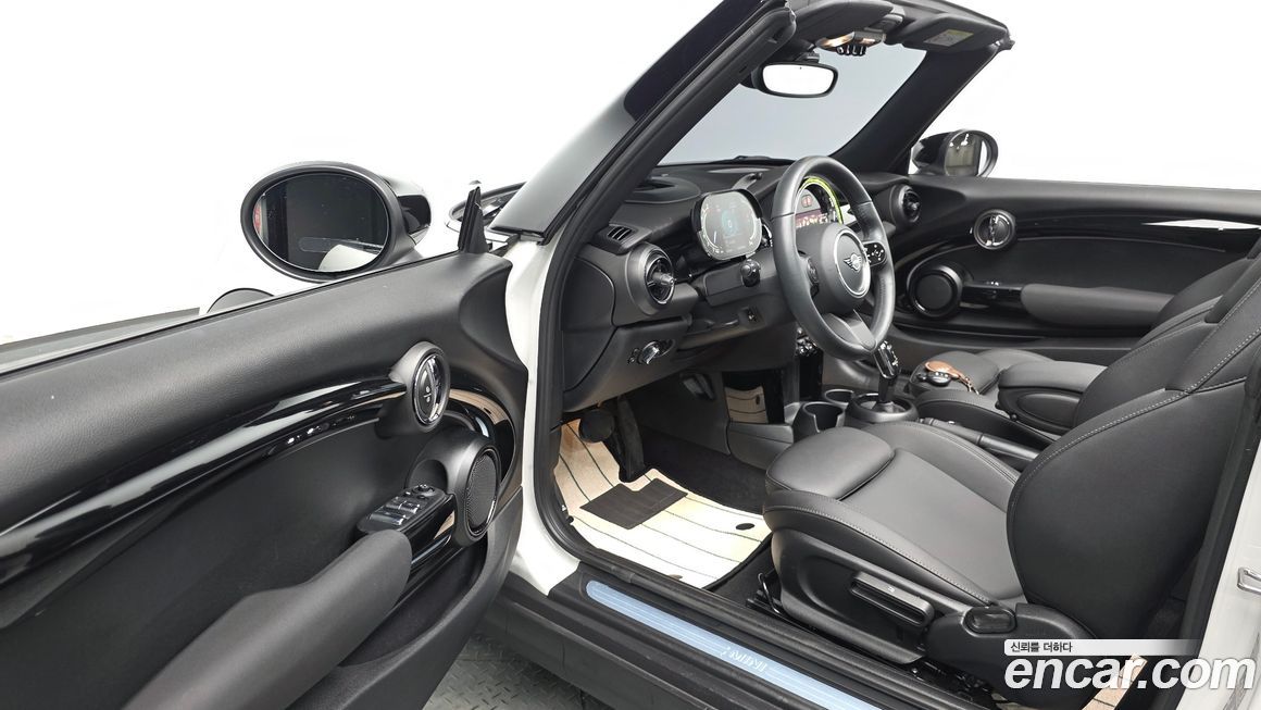 Mini Cooper Convertible 2024