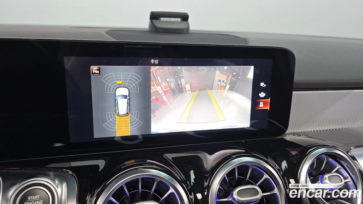 Mercedes-Benz GLB-Class 2021