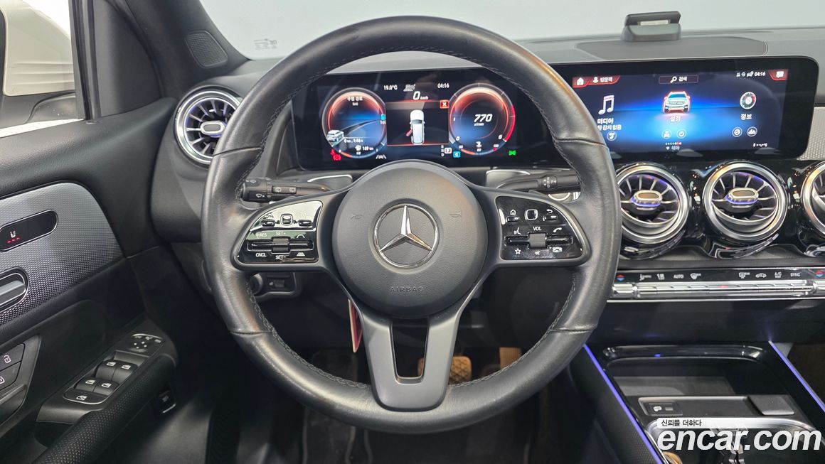 Mercedes-Benz GLB-Class 2021