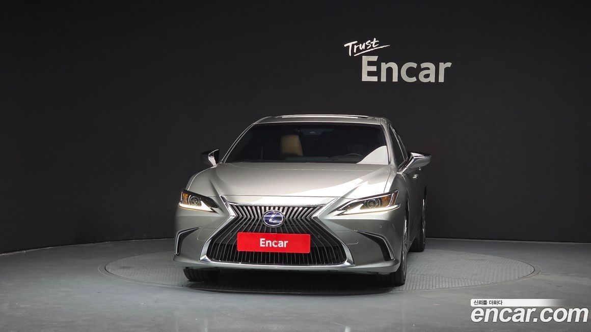Lexus ES 2021