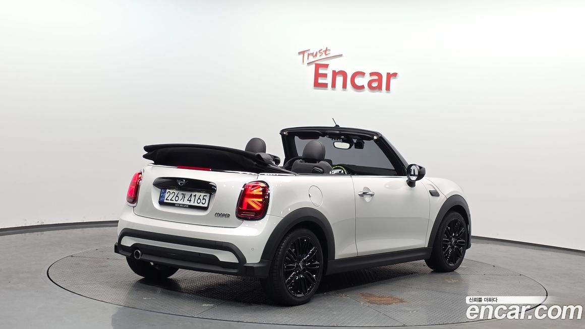 Mini Cooper Convertible 2024