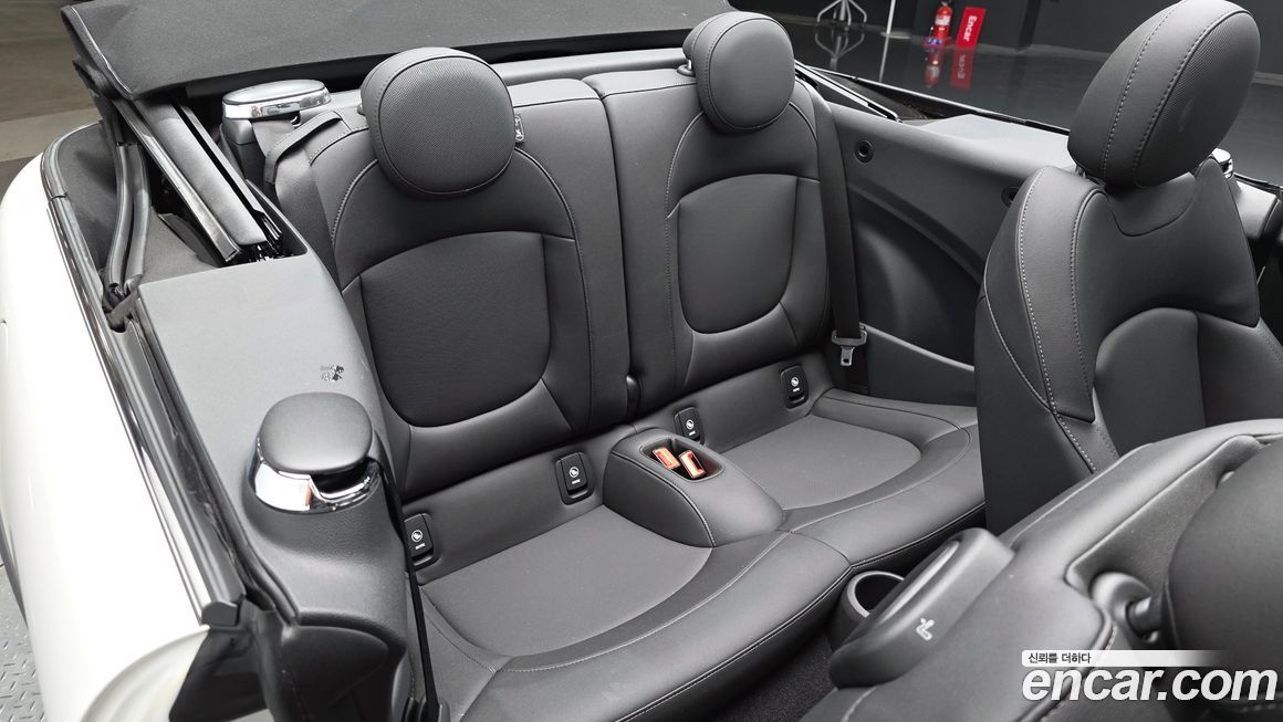 Mini Cooper Convertible 2024