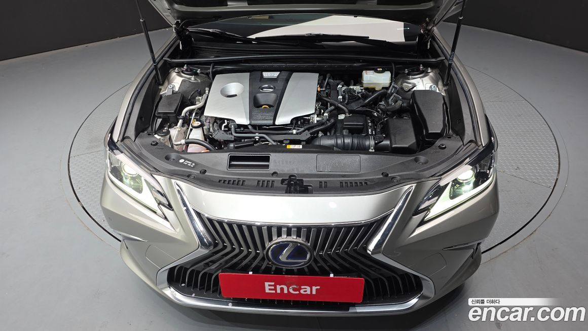 Lexus ES 2021