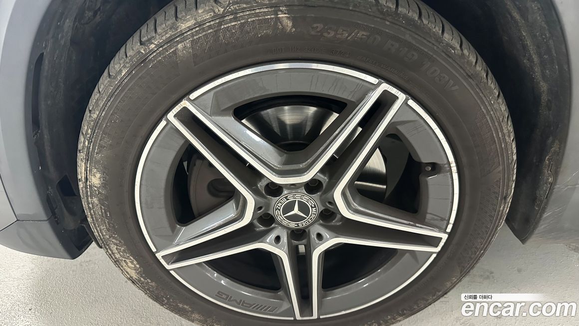 Mercedes-Benz GLA-Class 2021