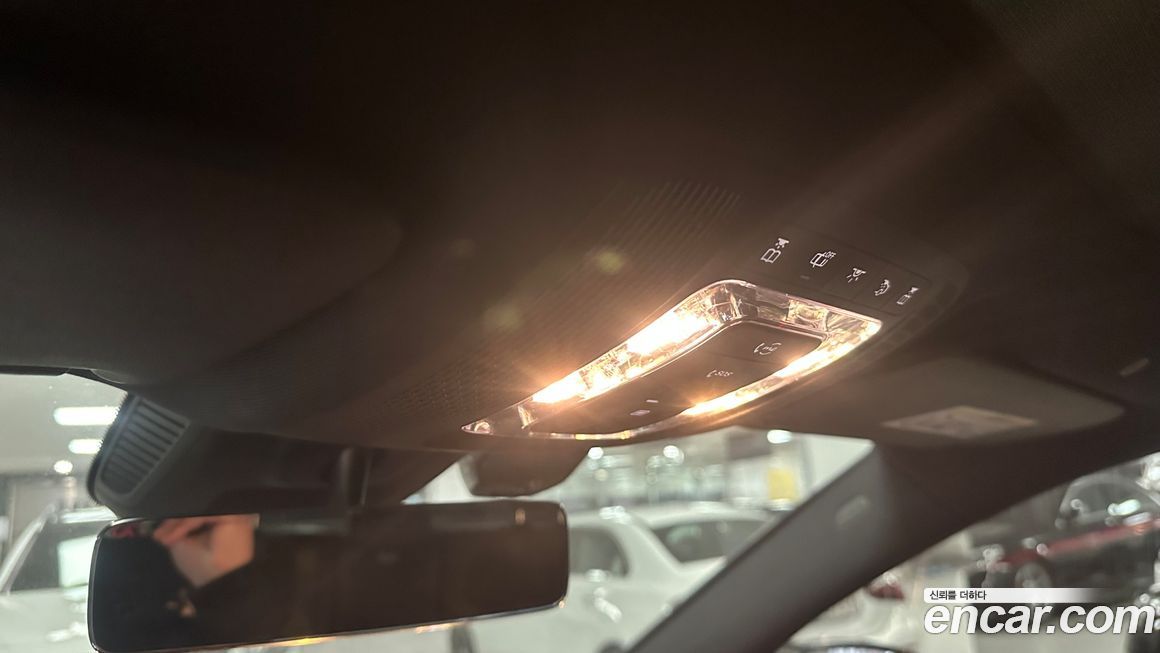 Mercedes-Benz GLA-Class 2021