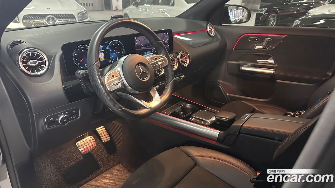 Mercedes-Benz GLA-Class 2021