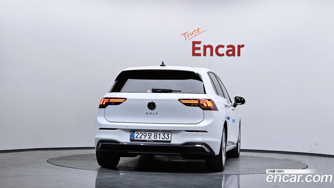 Volkswagen Golf 2025