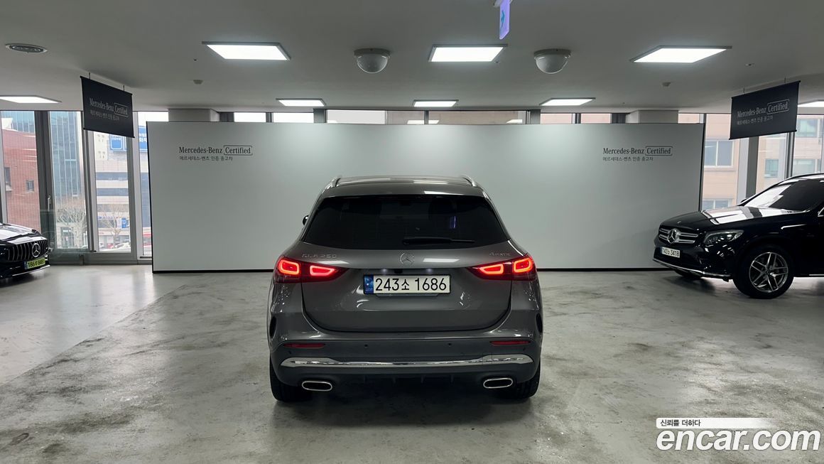 Mercedes-Benz GLA-Class 2021