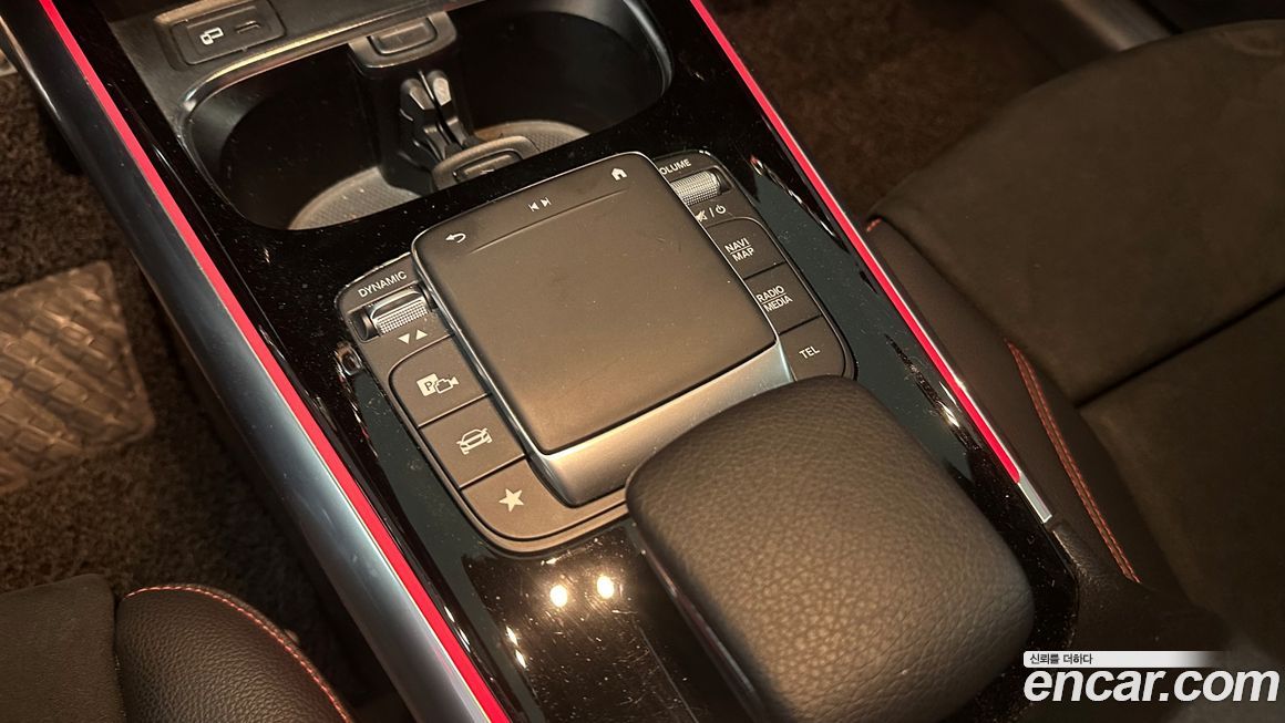 Mercedes-Benz GLA-Class 2021