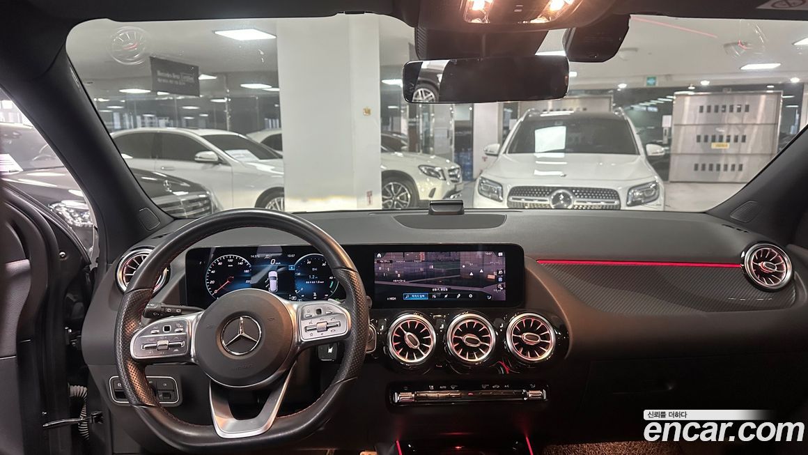 Mercedes-Benz GLA-Class 2021