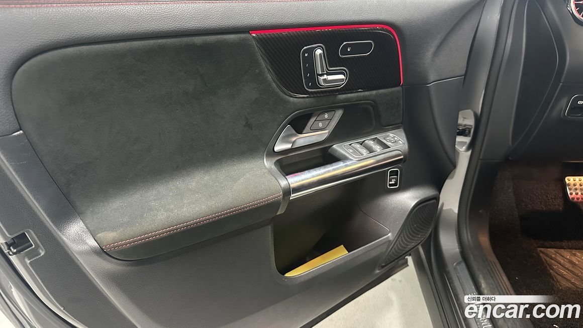 Mercedes-Benz GLA-Class 2021