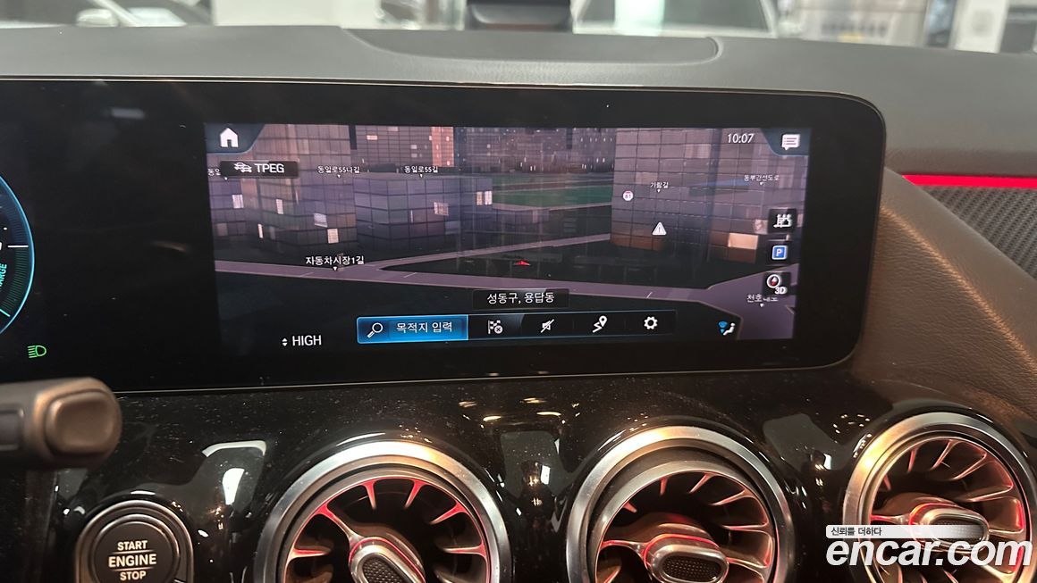 Mercedes-Benz GLA-Class 2021