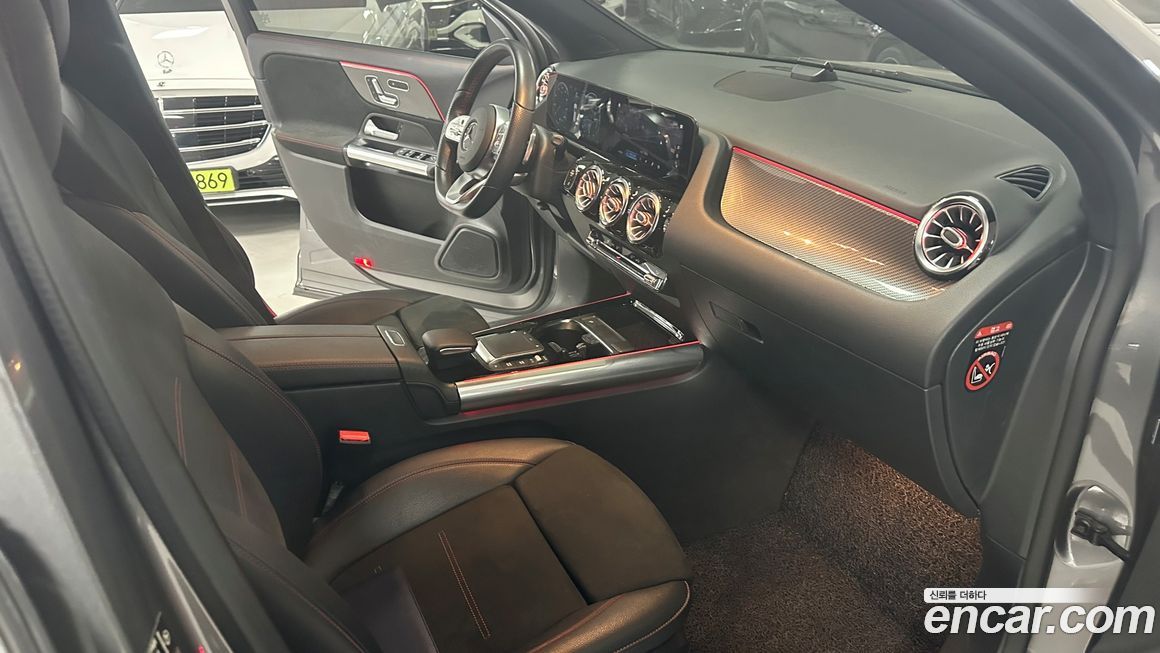 Mercedes-Benz GLA-Class 2021