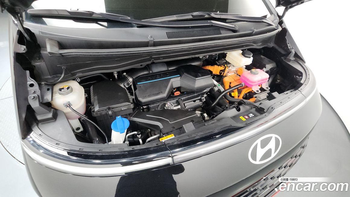 Hyundai Staria 2025
