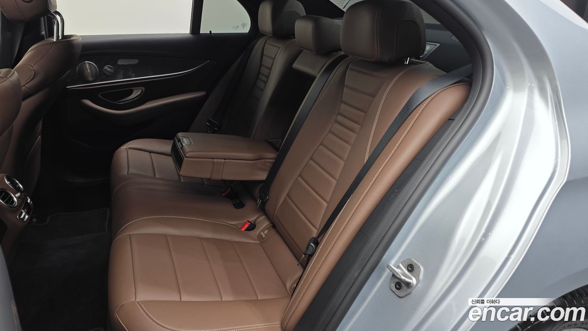 Mercedes-Benz E-Class 2022