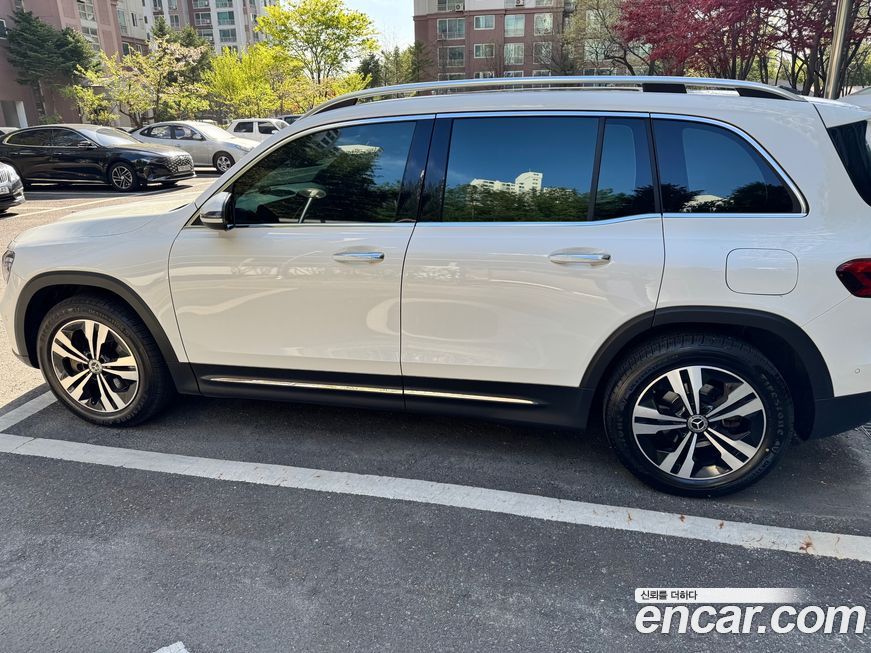 Mercedes-Benz GLB-Class 2021