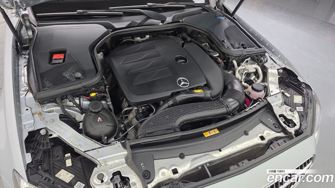 Mercedes-Benz E-Class 2022