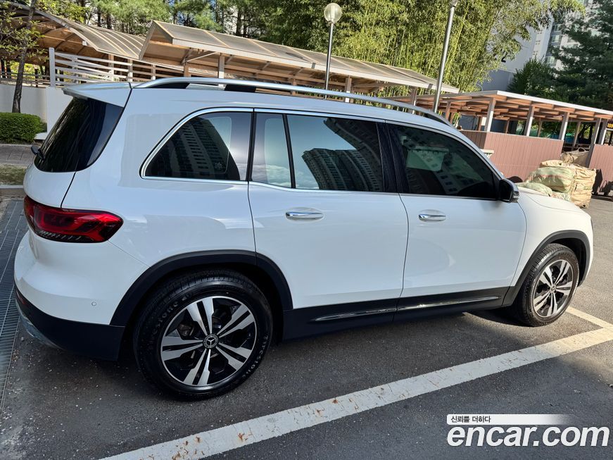 Mercedes-Benz GLB-Class 2021