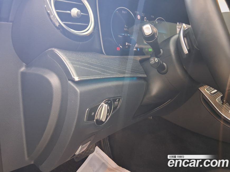 Mercedes-Benz E-Class 2022