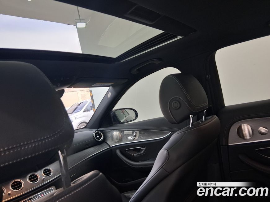 Mercedes-Benz E-Class 2022